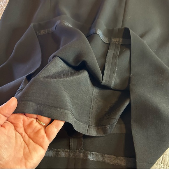 Ann Taylor Women’s Classic Black Dress with Bow Detail Size 4 - Picture 6 of 7